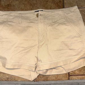 American Eagle Shortie Shorts tan Sz 10